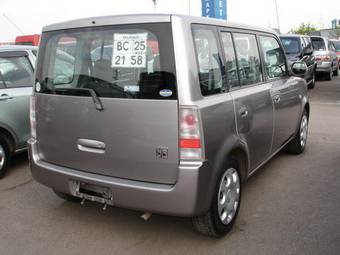 2002 Toyota bB Photos