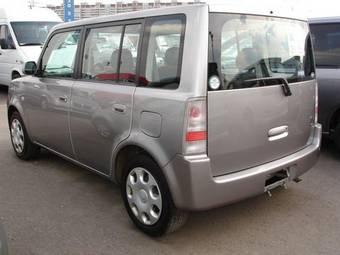 2002 Toyota bB Photos