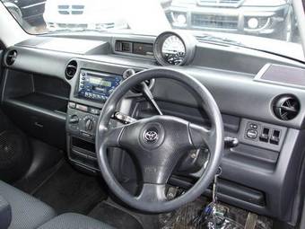 2002 Toyota bB Pictures