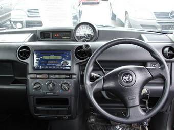 2002 Toyota bB Photos