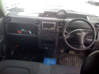 2002 Toyota bB Photos