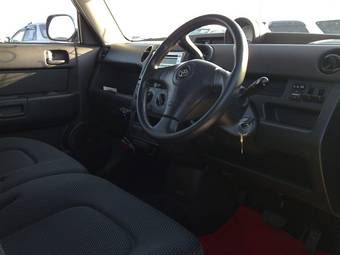 2002 Toyota bB Pictures