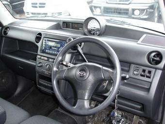 2002 Toyota bB Photos