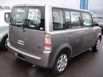 2002 Toyota bB Images