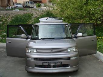 2002 Toyota bB Images