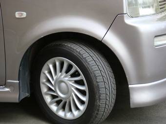 2002 Toyota bB Pictures