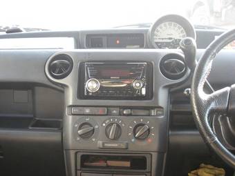2002 Toyota bB Photos