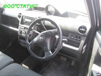 2002 Toyota bB Photos