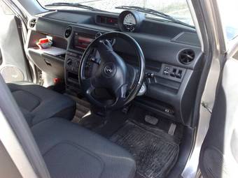 2002 Toyota bB Pictures