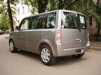 2002 Toyota bB Photos