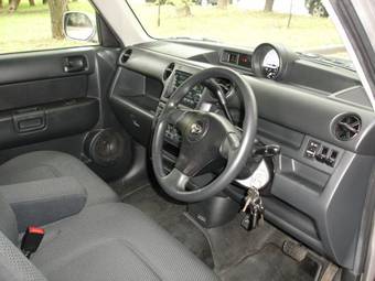 2002 Toyota bB Images