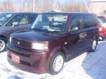 2003 Toyota bB Photos