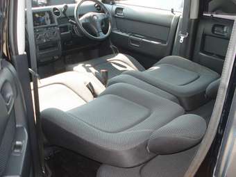 2003 Toyota bB Pictures