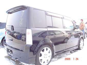 2003 Toyota bB Pictures