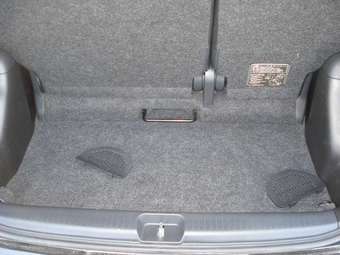 2003 Toyota bB Photos