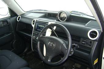 2003 Toyota bB Photos