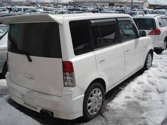 2003 Toyota bB Photos