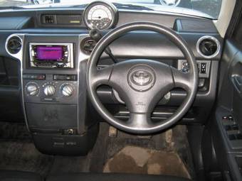 2003 Toyota bB Pictures
