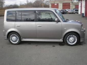 2003 Toyota bB Photos