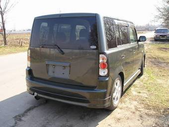 2003 Toyota bB Photos