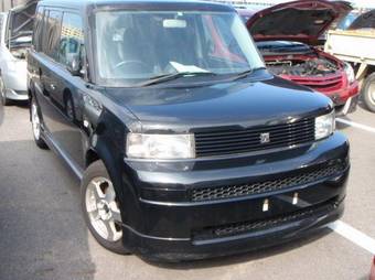 2003 Toyota bB Photos