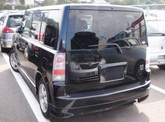 2003 Toyota bB Photos