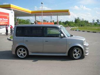 2003 Toyota bB Pictures