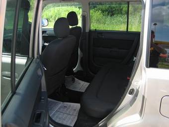 2003 Toyota bB Images