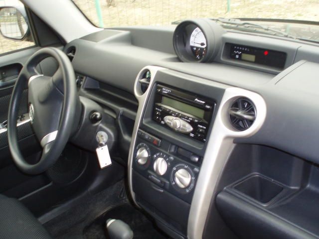 2004 Toyota bB