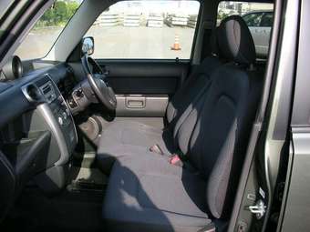 2004 Toyota bB Pictures
