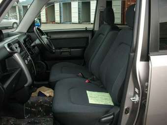 2004 Toyota bB Images