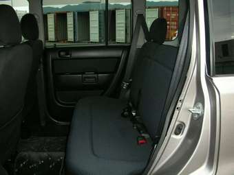 2004 Toyota bB Pictures
