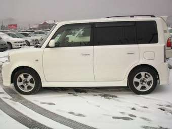 2004 Toyota bB Pictures
