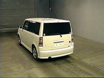 2004 Toyota bB Photos
