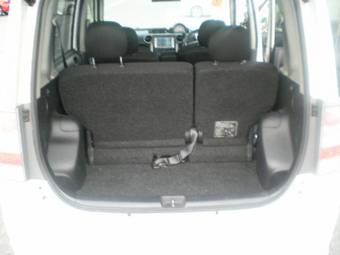 2004 Toyota bB Pictures