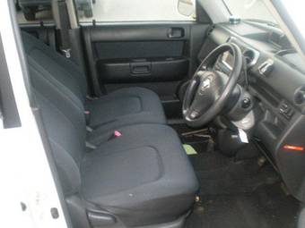 2004 Toyota bB Images