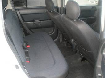 2004 Toyota bB Pictures
