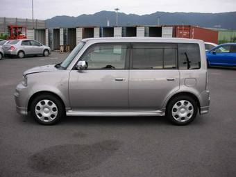 2004 Toyota bB Photos