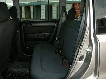 2004 Toyota bB Images