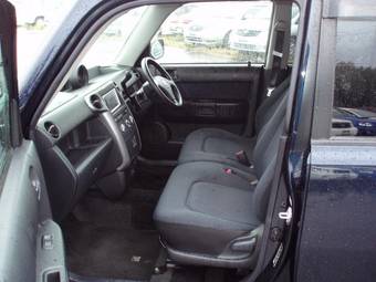 2004 Toyota bB Images
