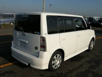 2004 Toyota bB Pictures