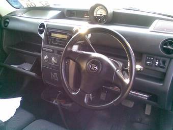 2004 Toyota bB Pictures