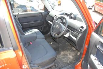 2004 Toyota bB Photos