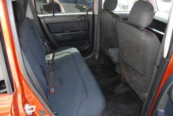 2004 Toyota bB Photos