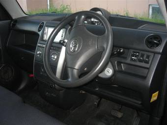 2004 Toyota bB Photos