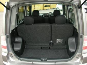 2004 Toyota bB Pictures