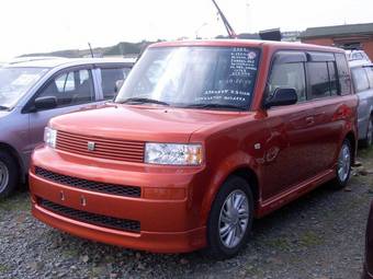 2004 Toyota bB Photos