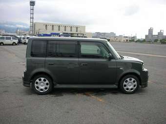 2005 Toyota bB Images