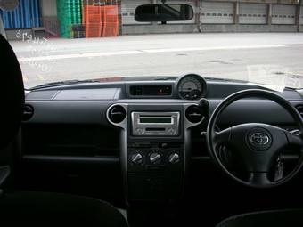 2005 Toyota bB Pics