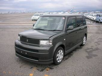 2005 Toyota bB Photos
